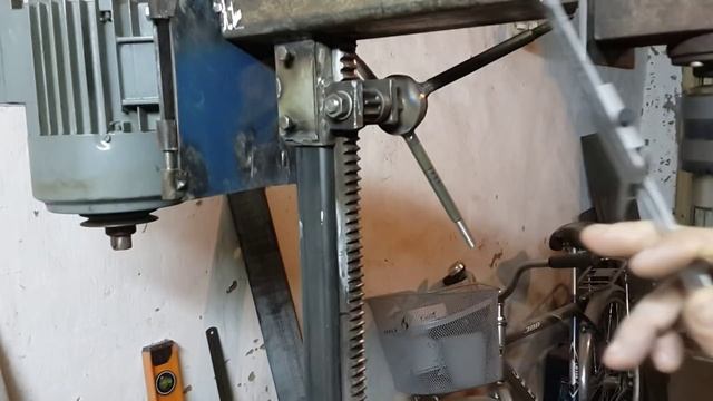 Сверлильный станок своими руками. Часть 1 смотреть онлайн