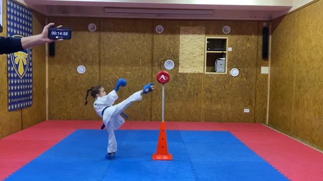 Карате Клуб "Чемпіон" (Київ) - МАРІЯ ВОРОНІНА - Kumite Female U8 - e-Tournament World Series 2021 смотреть онлайн