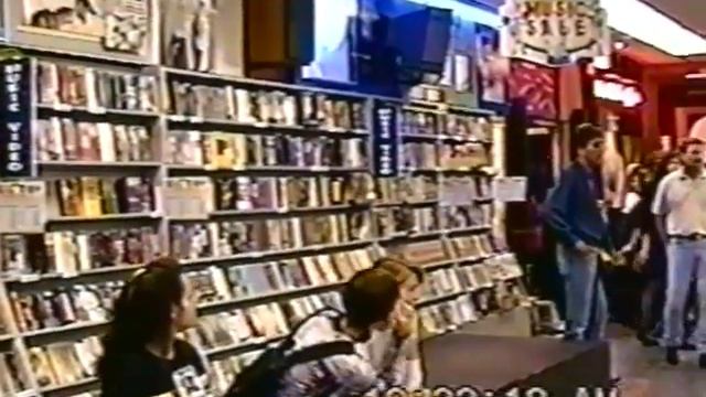 Groovy Movies: Moody Blues "Nights In White Satin" LIVE @ Tower Records Sunset 1994 смотреть онлайн