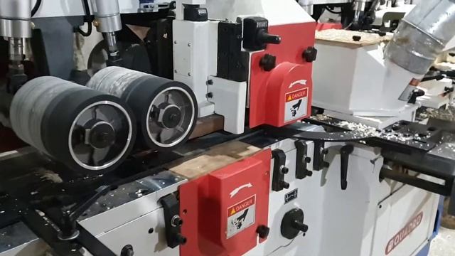 Производство бруска для мебельного щита на четырехстороннем станке QUADRO 521 SAW смотреть онлайн