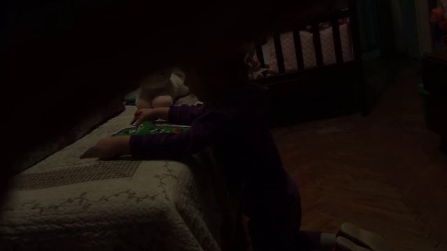 Ребенок играет сам с собой в Щенячий патруль. Съемка скрытой камерой смотреть онлайн