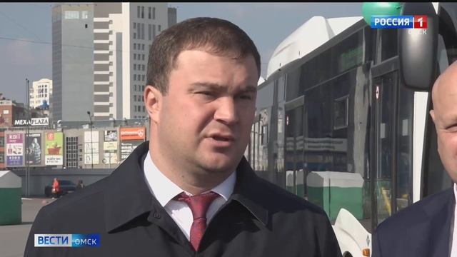 20 новых автобусов сегодня передали в парк одного из пассажирских предприятий Омска смотреть онлайн