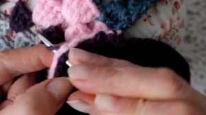 Подушка-валик крючком. Краткий обзор.