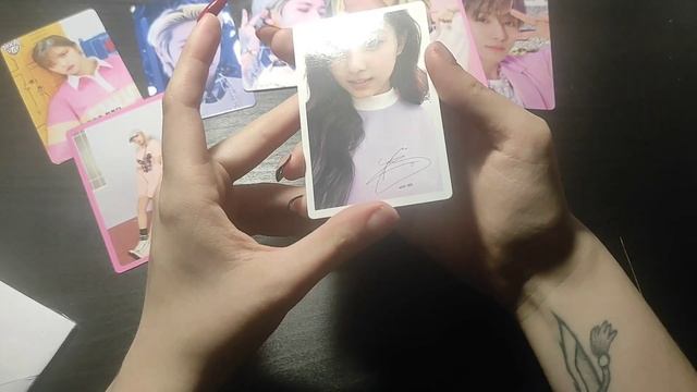 ? Распаковка K-pop карт | K-POP UNBOXING PHOTOCARD | Stray Kids, Twice, NCT Dream? смотреть онлайн