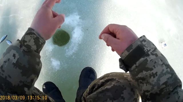 Закрытие зимнего сезона (часть 1)! Последняя зимняя рыбалка 2018 году!! Отличный клев белой рыбы!! смотреть онлайн