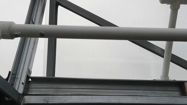 Авторское открывание форточек в теплице , своими руками 4-я часть смотреть онлайн