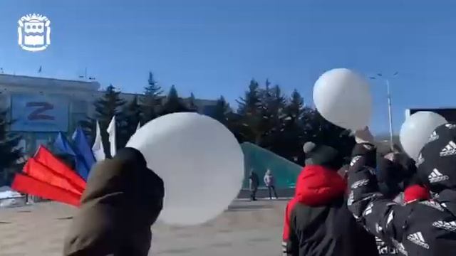 Живую бесконечность создали в Белогорске к годовщине воссоединения Крыма с Россией смотреть онлайн