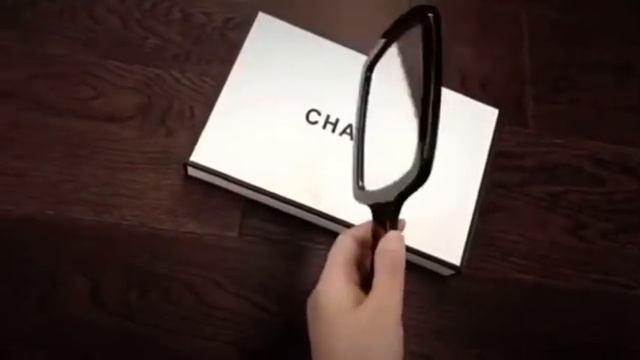 Косметическое зеркало Chanel смотреть онлайн