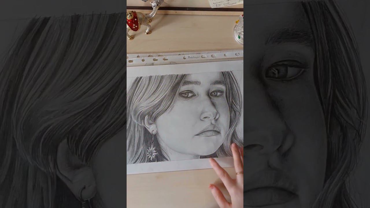 2012 VS 2020 в одной технике. Простой карандаш #drawing #традишка #рисование #портрет