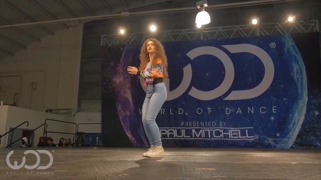 То, что она вытворяет, просто фантастика! Зовут её Dytto смотреть онлайн