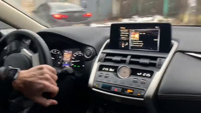Lexus Nx200 комфортный полноприводный