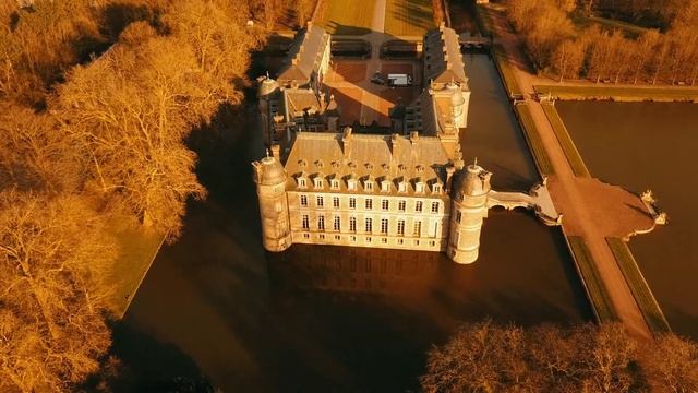 Château de Beloeil Castle - Vue aérienne en drone (Mavic Pro) смотреть онлайн