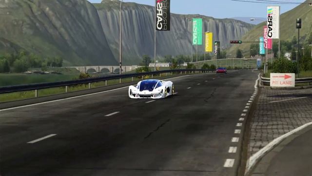 Lamborghini Terzo Millennio vs Ferrari F8 Tributo at Bannochbrae Road Circuit смотреть онлайн