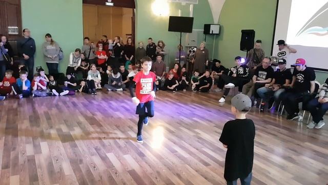 Bboy Esfiriys (Эсфириус) батл за 3 место. Первенство г.Перми по Брейкингу 2019г. смотреть онлайн