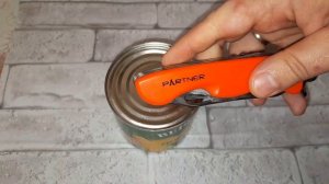 Как отрыть консервную банку при помощи мультитула Partner, victorinox