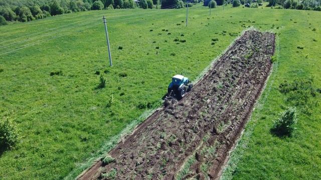 Поле не пахалось более 40 лет . Распашка 4-ого участка целины трактором Т-40 с плугом ПЛН 2-35 . 18 смотреть онлайн