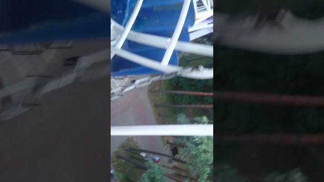 Дима и Ева катаются на колесе обозрения смотреть онлайн