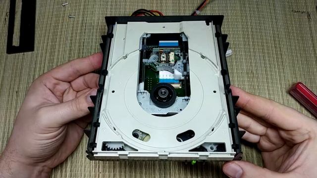 НЕ ОТКРЫВАЕТСЯ DVD?(заедает) ПОСТОЯННО ОТРЫВАЕТСЯ DVD привод при попытке его закрытия? смотреть онлайн