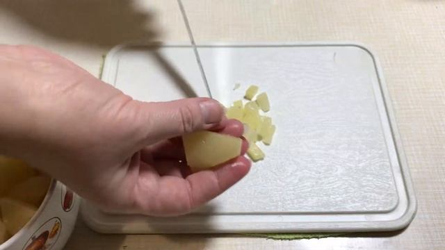 Салат Ананасы с курицей и сыром! смотреть онлайн