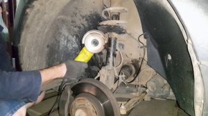 Простая замена стойки стабилизатора вылилась в геморой с применением болгарки