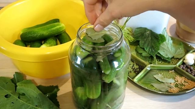 ОГУРЧИКИ маринованные от мамочки / Самый простой проверенный способ маринования огурцов смотреть онлайн