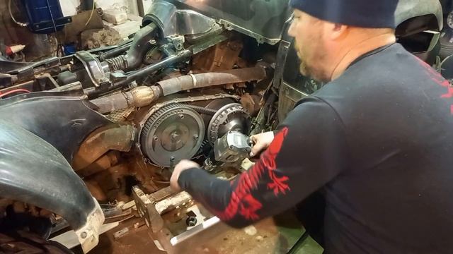 Квадроцикл СФ МОТО 500. Замена ремня вариатора. смотреть онлайн