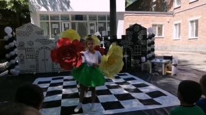 Танец цветов из сказки «Алиса в стране чудес»