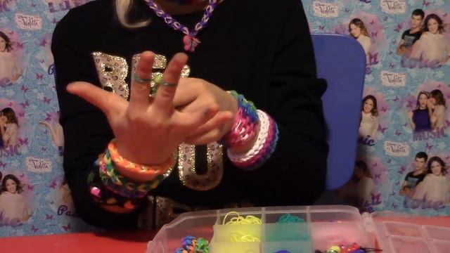 Браслет из резинок. Как плести браслет из резинок на двух пальцах смотреть онлайн