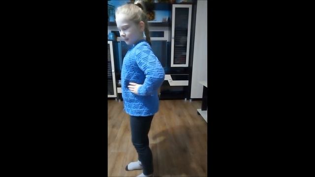 Работа Натальи Рябовой! Детская кофточка,связанная по моим формулам!!! смотреть онлайн