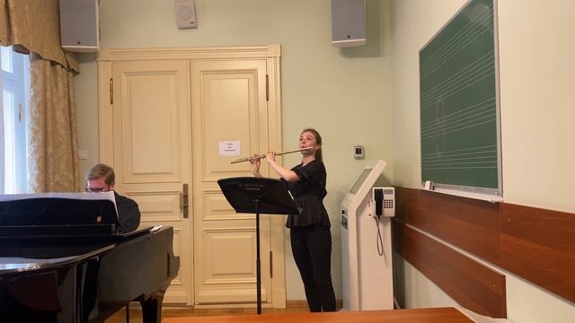 C.F. Bach. Concerto for flute in d-minor. 2 part смотреть онлайн