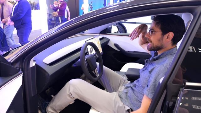 Обзор Tesla Model 3 2024: Все, что вам нужно знать в одном видео! смотреть онлайн