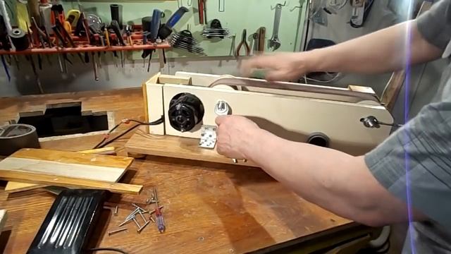 Ленточный Шлифовальный Станок С Лентой 96 см . Как менять ленту и другие запчасти. смотреть онлайн