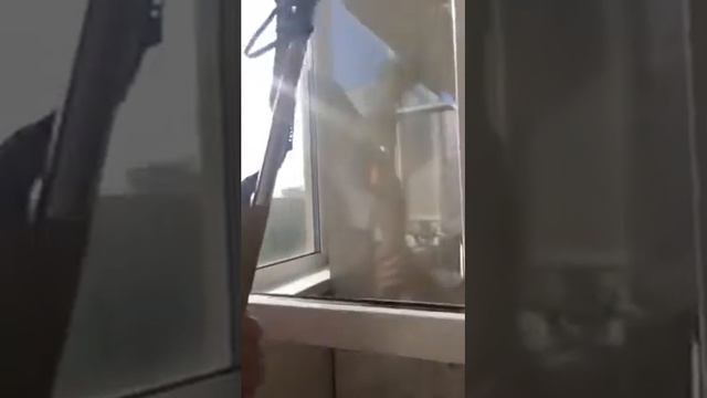 Вымыть паровой шваброй окна смотреть онлайн