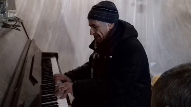 Пианист Григорий. Пианино в хлам смотреть онлайн