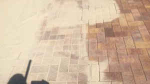 Зачем прометать тротуарную плитку кварцевым песком ?!