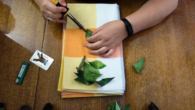 Hojas de cinta de raso - Satin ribbon leaves - Листики из атласных лент смотреть онлайн