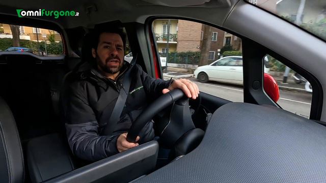 Mercedes-Benz Classe T | Perché comprarla... e perché no смотреть онлайн