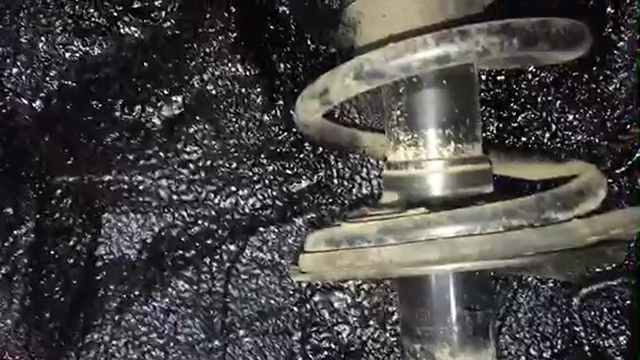 Mazda CX-7, процедура жидкие подкрылки устранит шум, исходящий из арок, и защитит их от повреждений смотреть онлайн