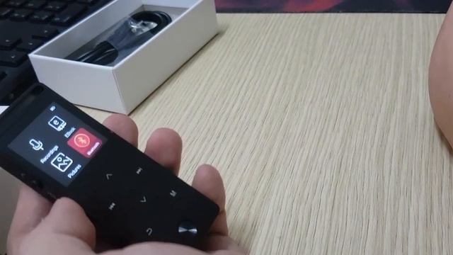 Mở hộp máy nghe nhạc benjie s8 bluetooth,8GB bộ nhớ trong смотреть онлайн