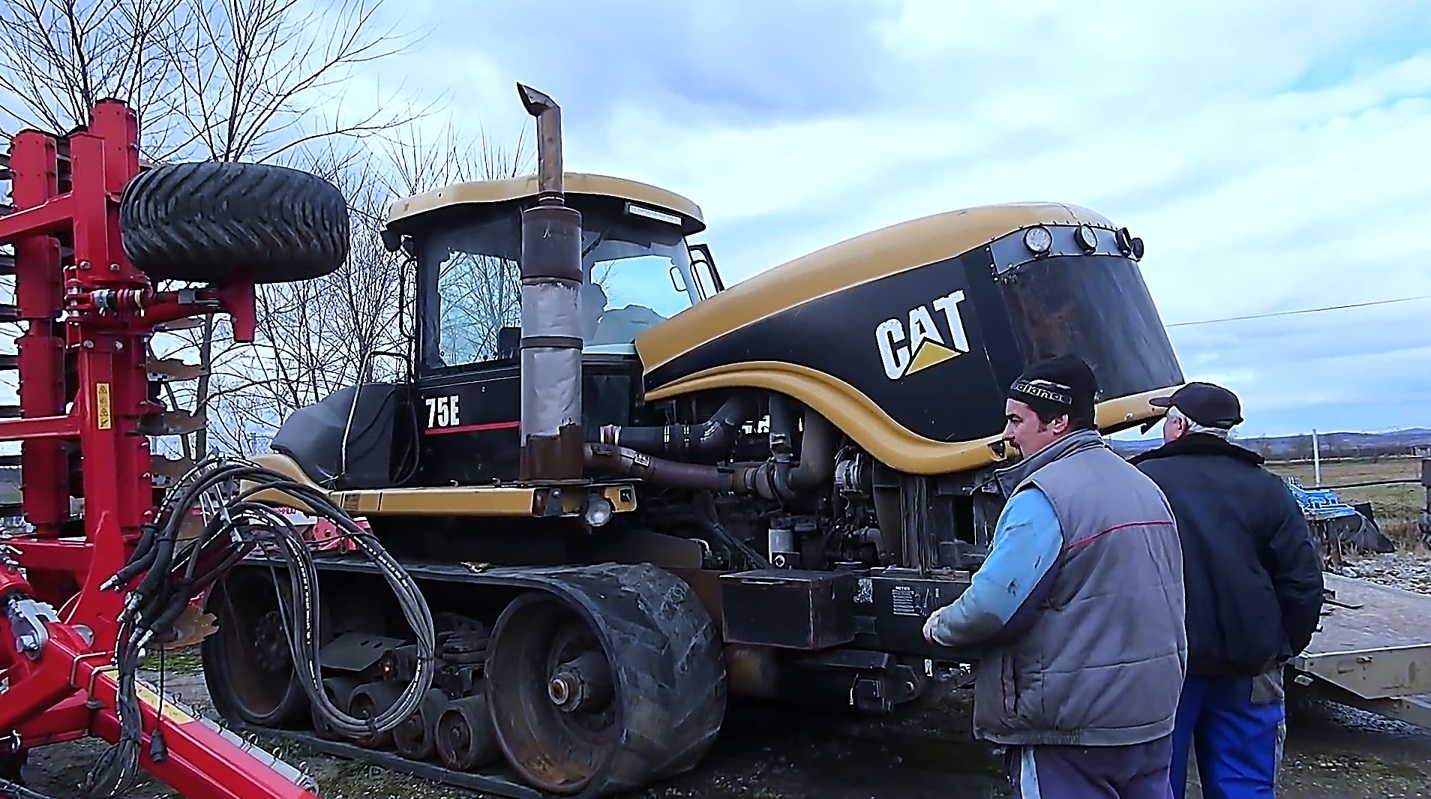 Мощь. Запуск Caterpillar 1997 года с дизельным двигателем 340 л.с. смотреть онлайн