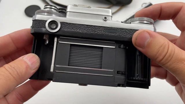 KIEV 4M USSR 35 mm Contax copy Camera + Helios 103 lens #8303587 смотреть онлайн