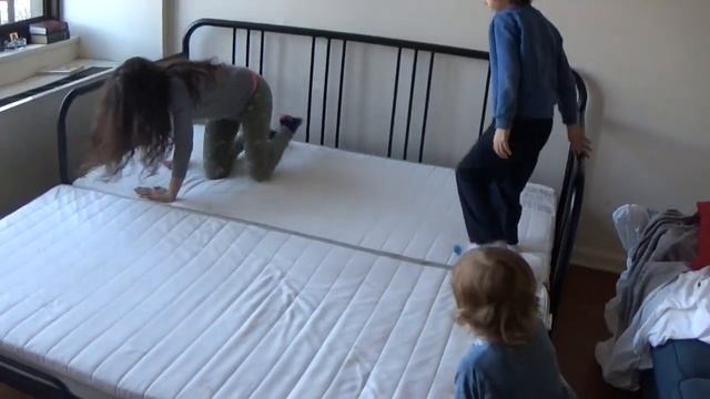 FYRESDAL sofa that turns into a bed from Ikea смотреть онлайн