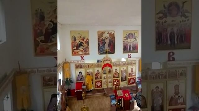 В храм залетела ласточка...