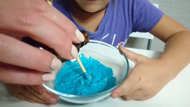 DIY. Как сделать лизуна своими руками из клея ПВА. Ирина делает лизунов. смотреть онлайн