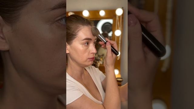 Подробный урок освежающего макияжа. Нюансы тона для кожи с пигментацией смотреть онлайн