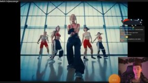 Хесус смотрит клип Клава Кока бумеранг