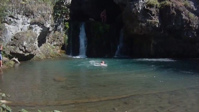 Ivy jump1.mov смотреть онлайн