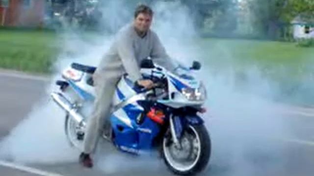 1997 Suzuki GSXR600 Burnout. смотреть онлайн