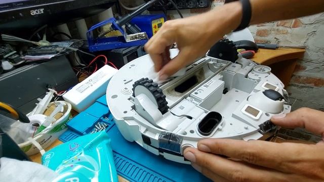 Робот-пылесос Xiaomi Mi Robot Vacuum-Mop 1С STYTJ01ZHM Останавливается во время уборки, не заряжает смотреть онлайн
