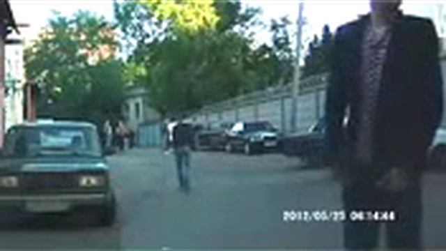 Драка у ночного клуба Секрет смотреть онлайн